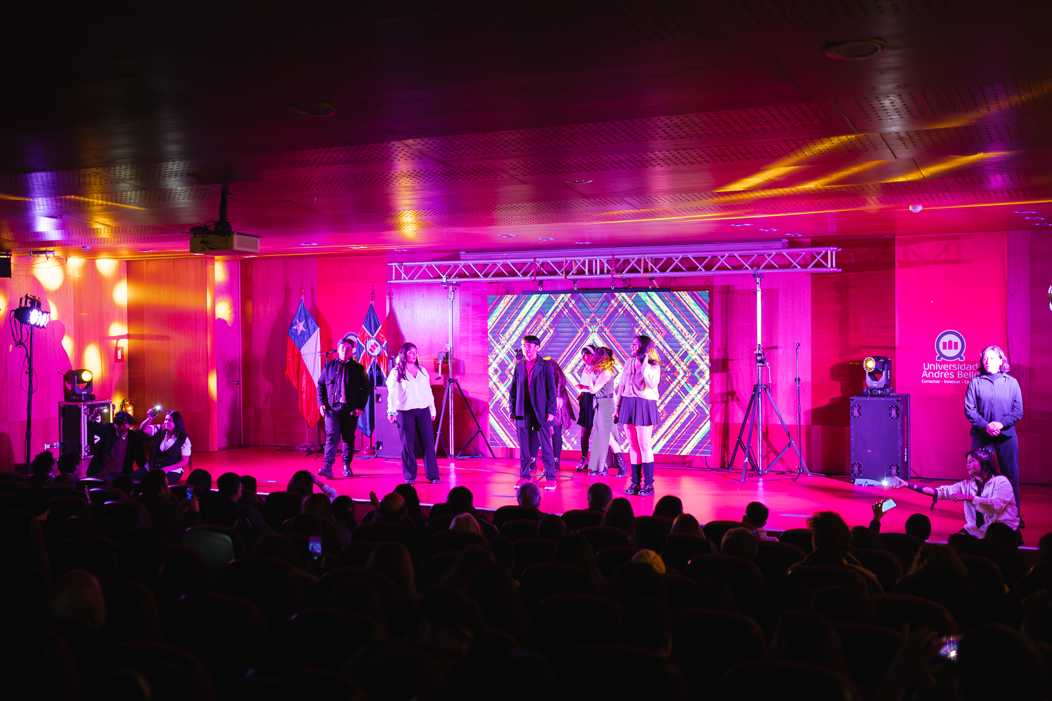 Presentación colectiva durante una experiencia formativa UNAB.